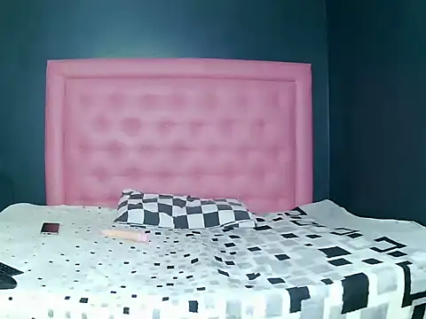 Zuzi201 online show from November 2025 08:08:02 PM