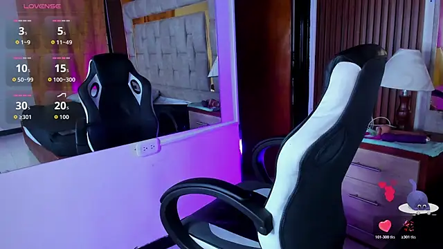 Snapshot of Ariana_Blaze1 chatting on November 2025 07:25:02 PM Ariana Blaze1 online show from November 2025 07:25:02 PM