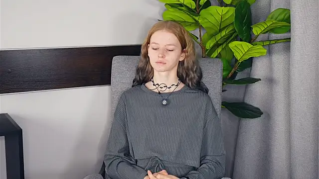 ToyaPletz online show from November 2025 08:14:02 AM