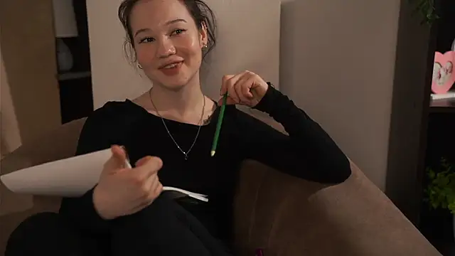 Snapshot of RenateOvalles chatting on November 2025 11:36:02 AM RenateOvalles online show from November 2025 11:36:02 AM