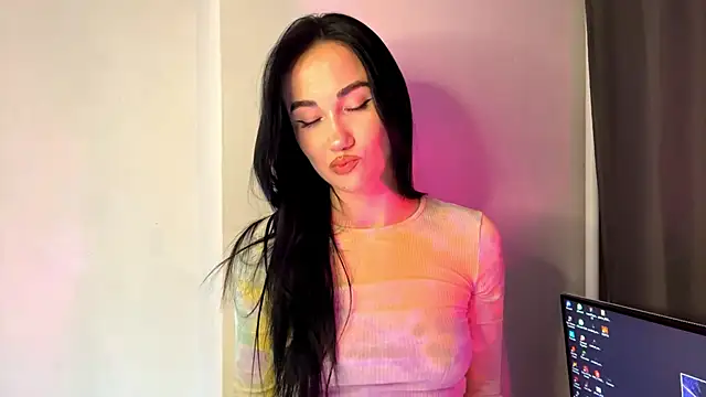 Beautyofnlka online show from November 2025 02:53:02 PM