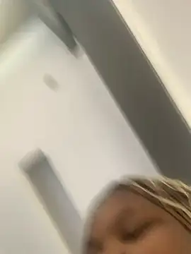 Snapshot of cuddlegiantbear chatting on December 2025 08:23:01 AM cuddlegiantbear online show from December 2025 08:23:01 AM