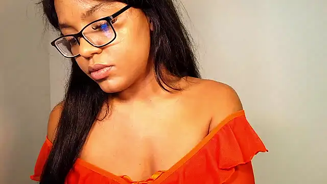 xoeewinters online show from December 2025 04:08:01 AM