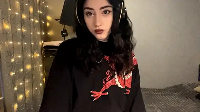 Meowluly online show from December 2025 09:52:02 PM