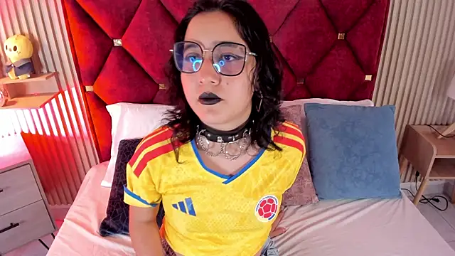 Kiri Velvet online show from June 2026 02:32:02 AM