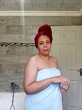 Snapshot of sexymaxine15 chatting on December 2025 04:28:02 AM sexymaxine15 online show from December 2025 04:28:02 AM