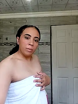 Snapshot of sexymaxine15 chatting on December 2025 04:29:02 AM sexymaxine15 online show from December 2025 04:29:02 AM