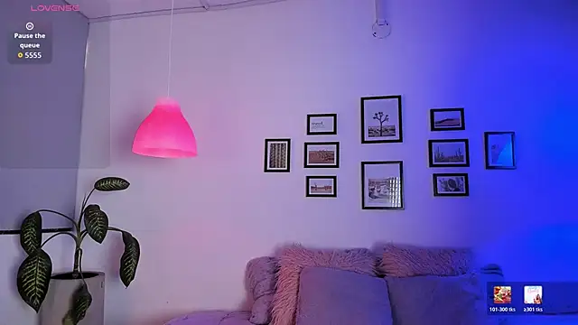 Skyy bloom online show from April 2026 01:03:01 PM