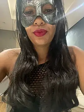 Snapshot of LunnaMaska chatting on January 2026 01:40:01 AM LunnaMaska online show from January 2026 01:40:01 AM