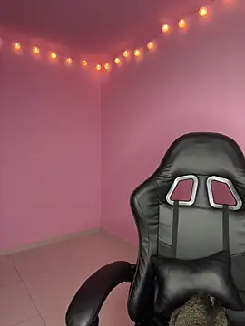 Davne  online show from December 2025 11:01:02 PM