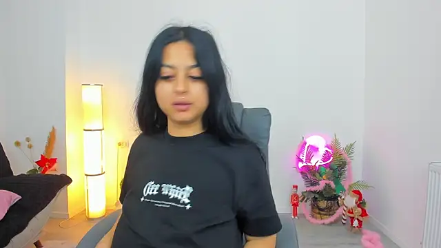 Serennax online show from December 2025 05:13:01 AM