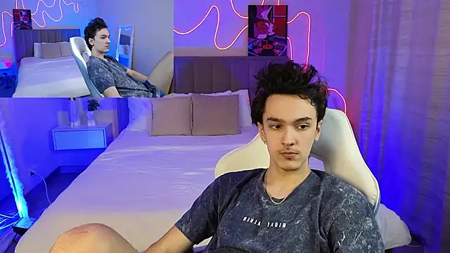 MoonlinSkinn online show from February 2026 01:02:02 AM