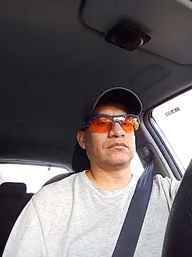 ChrisFloresP online show from November 2025 01:58:02 PM