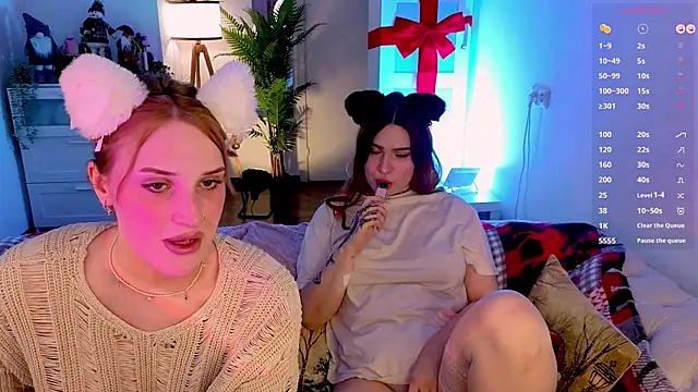 Snapshot of LucyLuice chatting on December 2025 06:43:02 AM LucyLuice online show from December 2025 06:43:02 AM