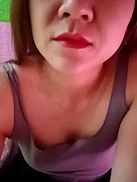 Snapshot of Lily-ross22 chatting on March 2026 02:28:02 AM Lily-ross22 online show from March 2026 02:28:02 AM