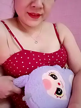 Snapshot of Lily-ross22 chatting on April 2026 01:41:01 PM Lily-ross22 online show from April 2026 01:41:01 PM