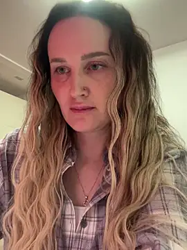 TomilaSi online show from November 2025 06:52:02 PM