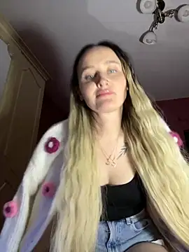 TomilaSi online show from December 2025 08:18:02 PM