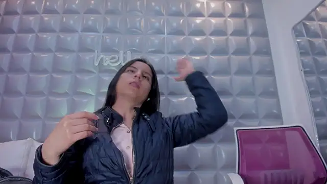 sol-angel online show from December 2025 03:08:01 PM