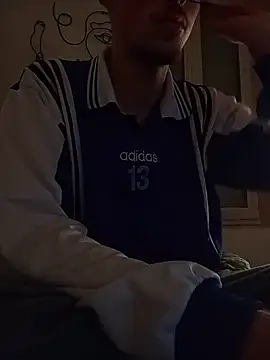 elias milo online show from December 2025 10:37:02 PM