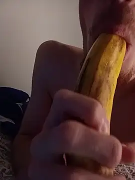 elias milo online show from December 2025 05:19:02 PM