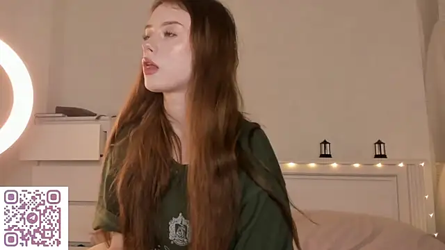 AmyForYouu online show from December 2025 08:06:01 PM