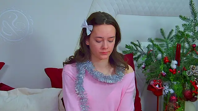 LilyLanes online show from December 2025 08:01:01 AM