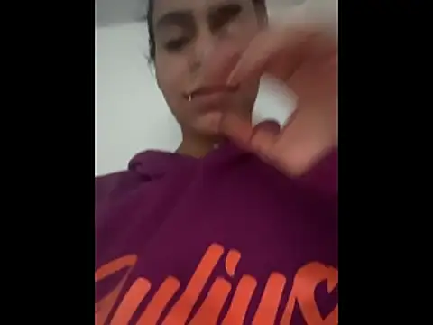 SaraAndrade  online show from December 2025 11:03:02 AM