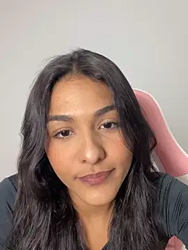 Laurapocahontas online show from November 2025 06:54:01 PM