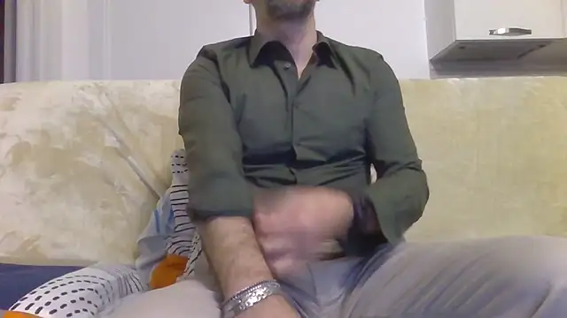 Eroshotlicker online show from April 2026 09:15:02 PM