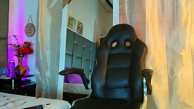 TashaNaughty4u online show from April 2026 07:37:01 PM