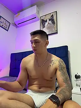 OliverWest04 online show from November 2025 04:20:02 PM