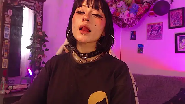 Layla quinn online show from January 2026 05:04:02 PM