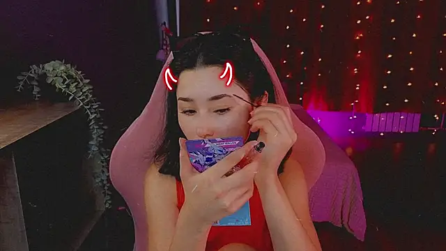 Snapshot of RedMidnight chatting on May 2026 03:32:01 PM RedMidnight online show from May 2026 03:32:01 PM