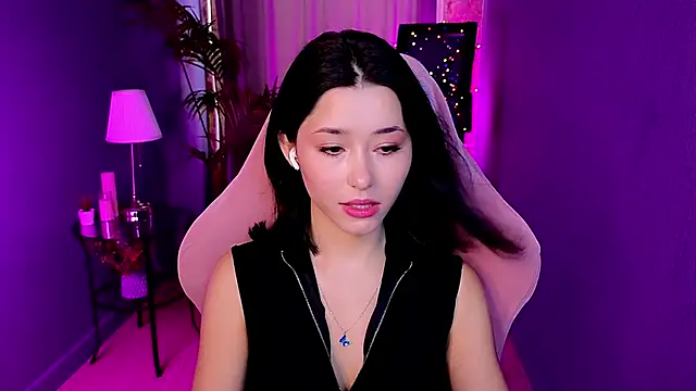 Snapshot of RedMidnight chatting on June 2026 11:11:02 AM RedMidnight online show from June 2026 11:11:02 AM