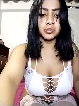 NiinaHans online show from November 2025 04:27:01 AM