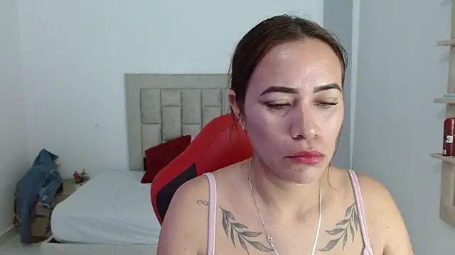 Kim-Fiori online show from November 2025 07:07:02 PM