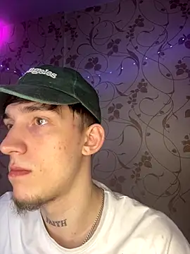 Snapshot of Rabizoon chatting on November 2025 04:20:01 PM Rabizoon online show from November 2025 04:20:01 PM