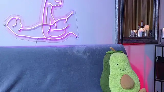 MightyLaura1 online show from April 2026 12:22:02 AM