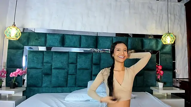  bonnyandclyde online show from February 2026 01:05:02 PM