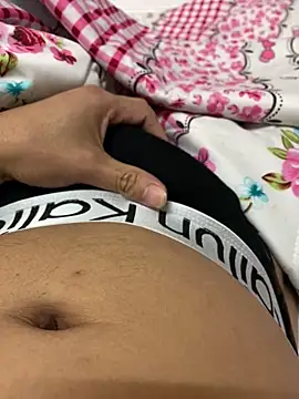 Snapshot of Lam-Phonix chatting on November 2025 05:38:01 PM Lam-Phonix online show from November 2025 05:38:01 PM