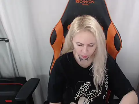 MissButterfly69 online show from November 2025 11:35:01 AM