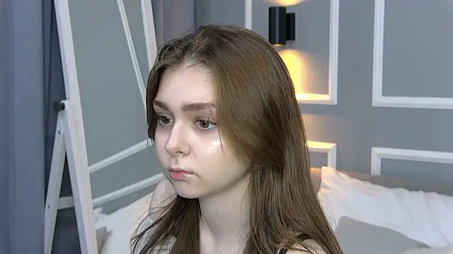 NatalieCroft online show from December 2025 06:11:01 AM