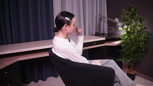 Snapshot of JesseGudgel chatting on November 2025 10:41:02 AM JesseGudgel online show from November 2025 10:41:02 AM