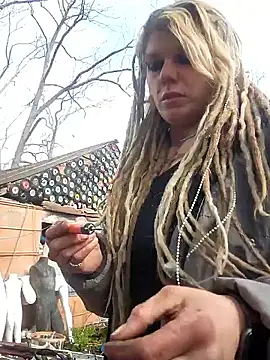 Snapshot of Horny_hippie chatting on February 2026 05:16:02 PM Horny hippie online show from February 2026 05:16:02 PM