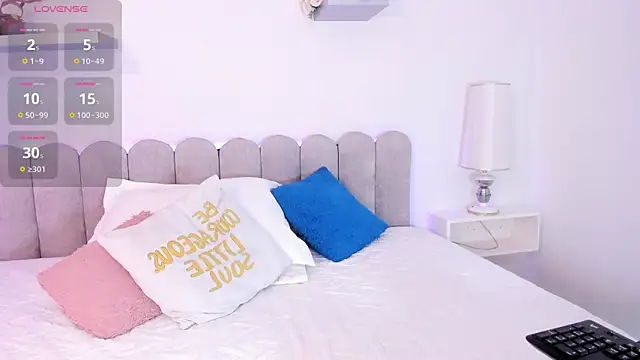 gabyfoster  online show from November 2025 06:44:02 PM