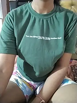 RASHMI SHARMA9 online show from June 2026 06:10:01 PM