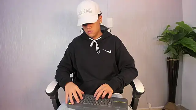 Isaac Collins  online show from January 2026 11:56:01 AM