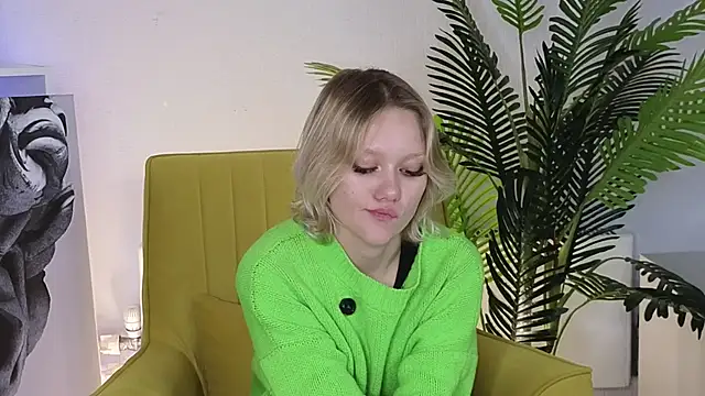 AnikaSlader online show from November 2025 04:09:01 PM