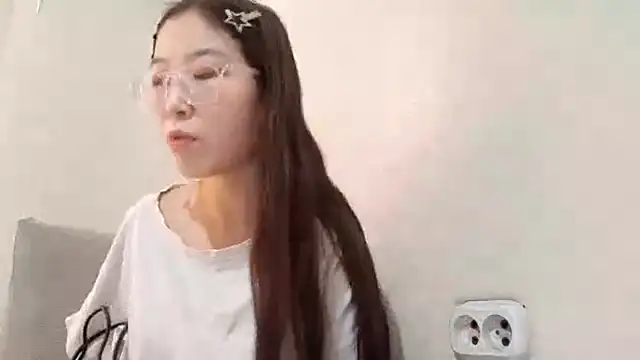 MollyTiger online show from December 2025 06:44:02 AM